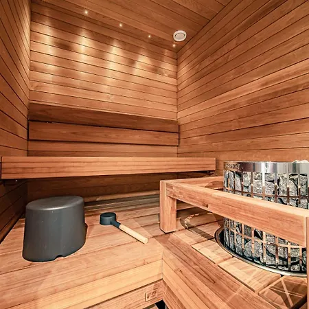 C8 Center Incl 2 Passes By Aavalevi *